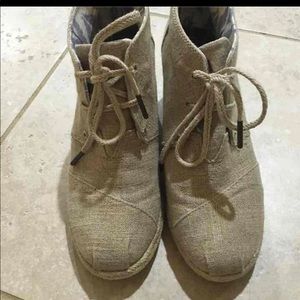 Toms burlap wedges